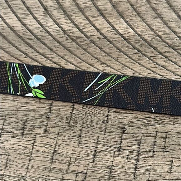 Michael Kors Daisy 🌼 MK Logo Belt Vegan 🌱 Chic Design! Large! - Picture 9 of 17